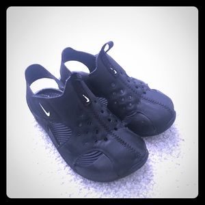 NIKE toddler boys sandals